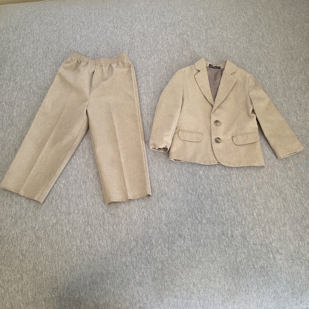 Toddler Two-Piece Suit in Light Beige. 2T Balzer and Pants
